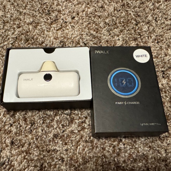 White iWALK Portable Charger 4800mAh Power Bank - Picture 1 of 4